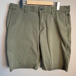 Old Navy Mens Ultimate Tech Slim Built-In Flex Shorts Olive Green 34 Casual Walk